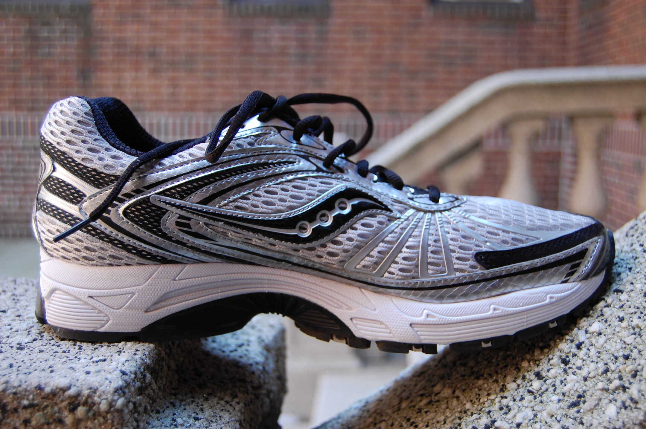 Review: Saucony Progrid Ride 4 Mens - The Ultimate Running Shoes For Men