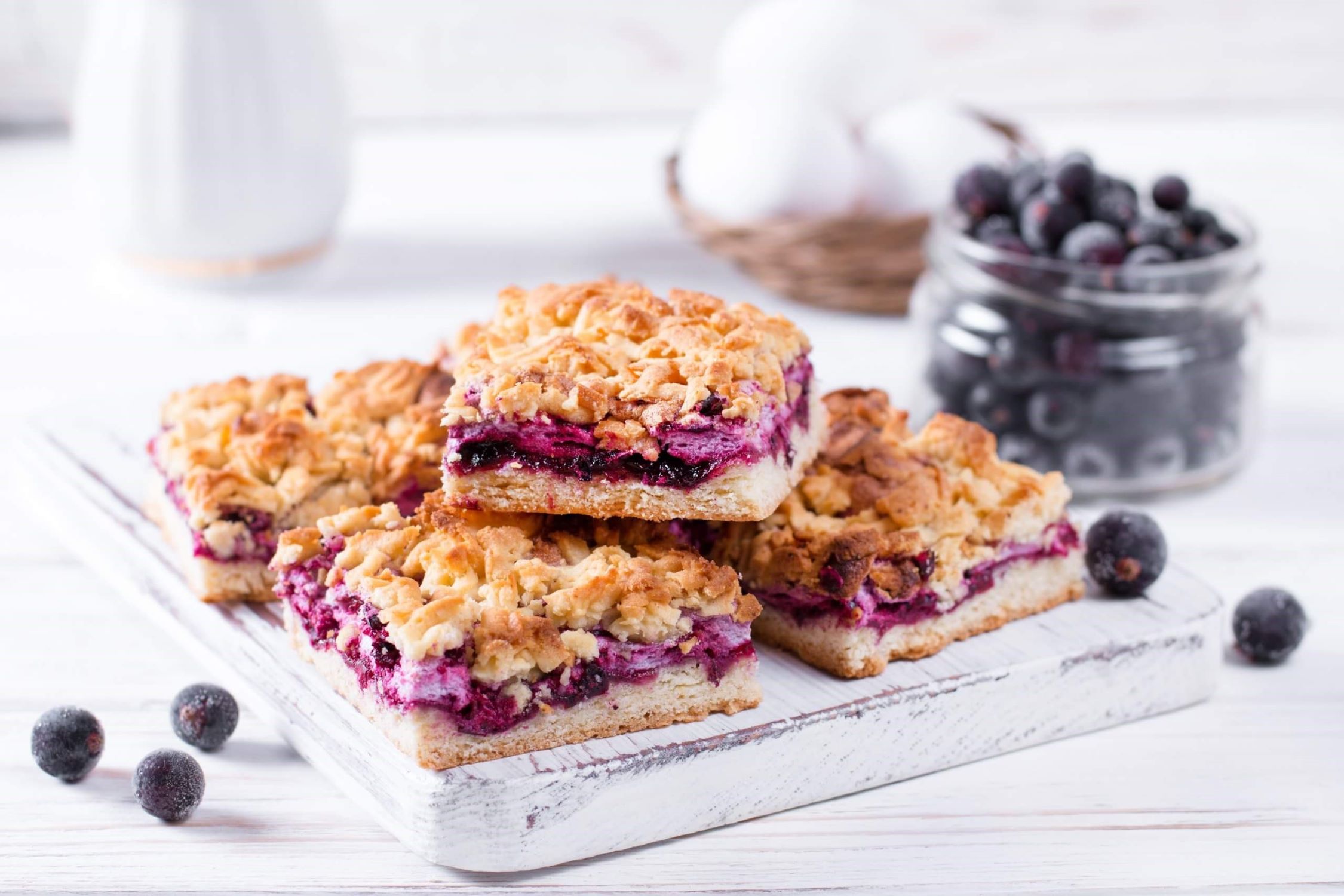 Try This Nutritionist-approved Post-run Snack: Berry Bar Recipe